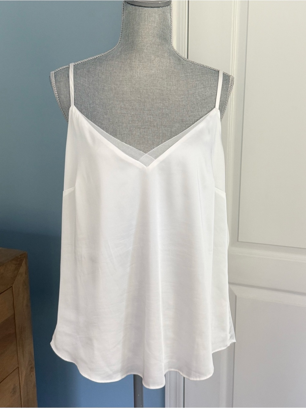 White House Black Market White Satin Lined Camisole Blouse, sz XL